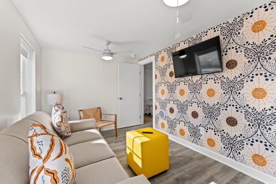 TreeHouse Lodge Walk to Beach Pet-Friendly #306 Apartment in North Myrtle Beach