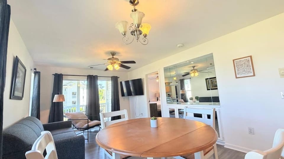 Spacious 2BR Getaway in Myrtle Beach Tennis Pool Apartment in Carolina Forest