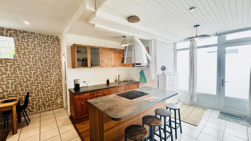 Kitchen or kitchenette, stove, kitchen