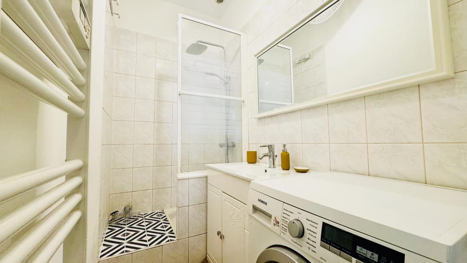 Shower, Bathroom, washing machine