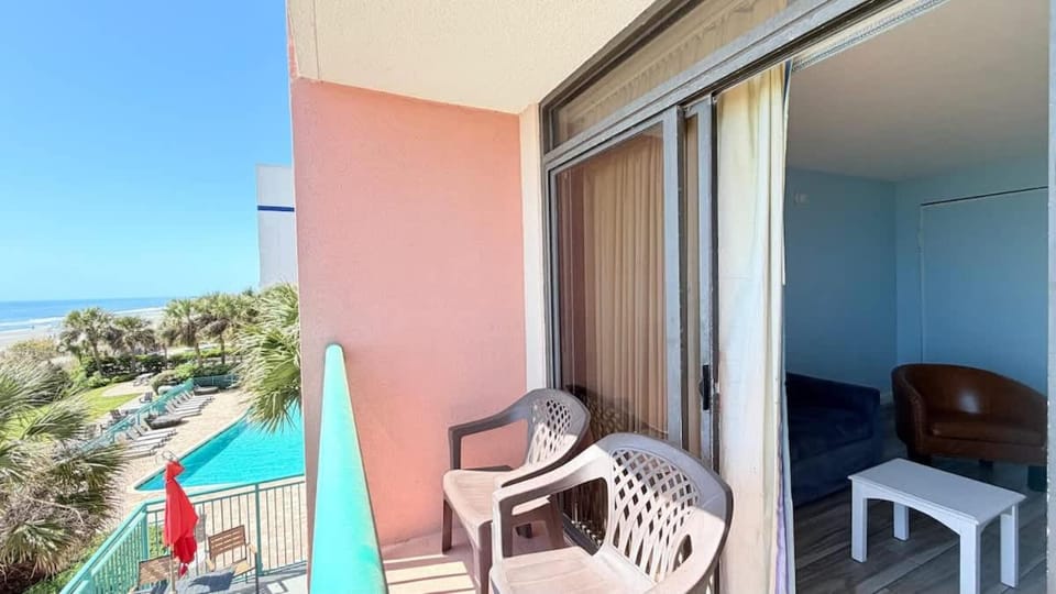 Direct Oceanfront 1BR 3rd Floor Retreat Apartment in Myrtle Beach