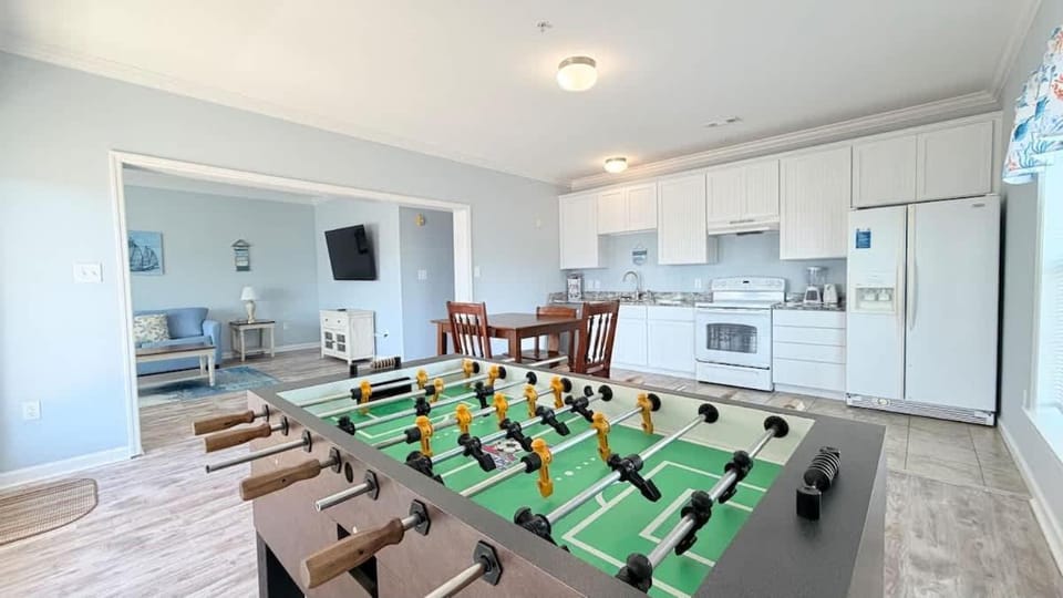 Spacious 7 bedrooms duplex walk to the beach pool House in North Myrtle Beach