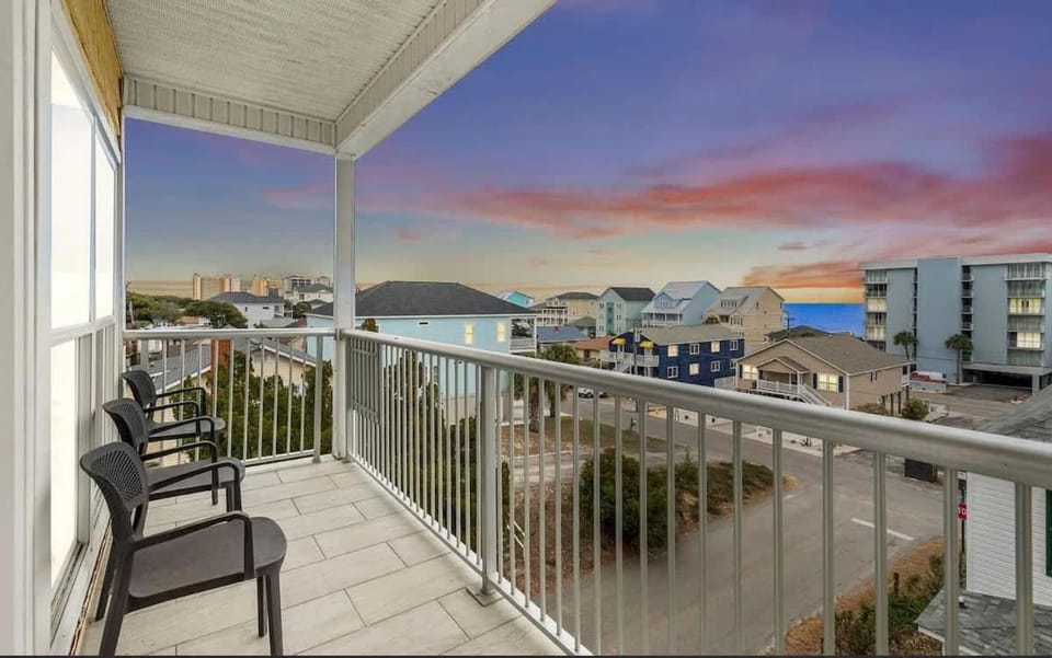 Beautiful 7BR Beach House Pool Walk to Beach House in North Myrtle Beach