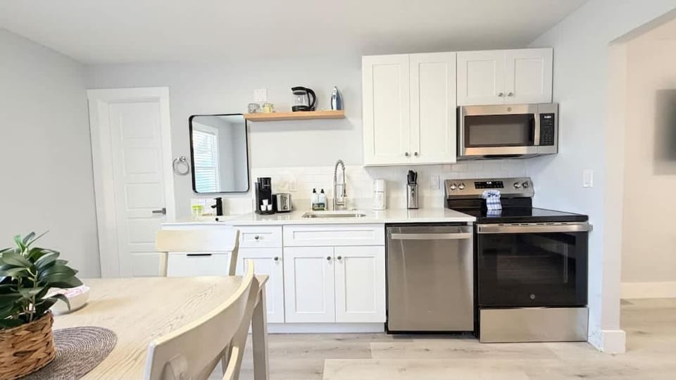 Sun-Joy Beach Stay #4 5-Min Walk to the Ocean Apartment in Myrtle Beach