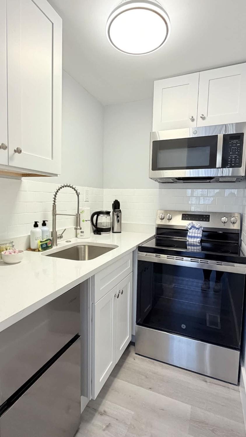 Sun-Joy Suite #3 Central MB 5 min Walk to Beach Apartment in Myrtle Beach