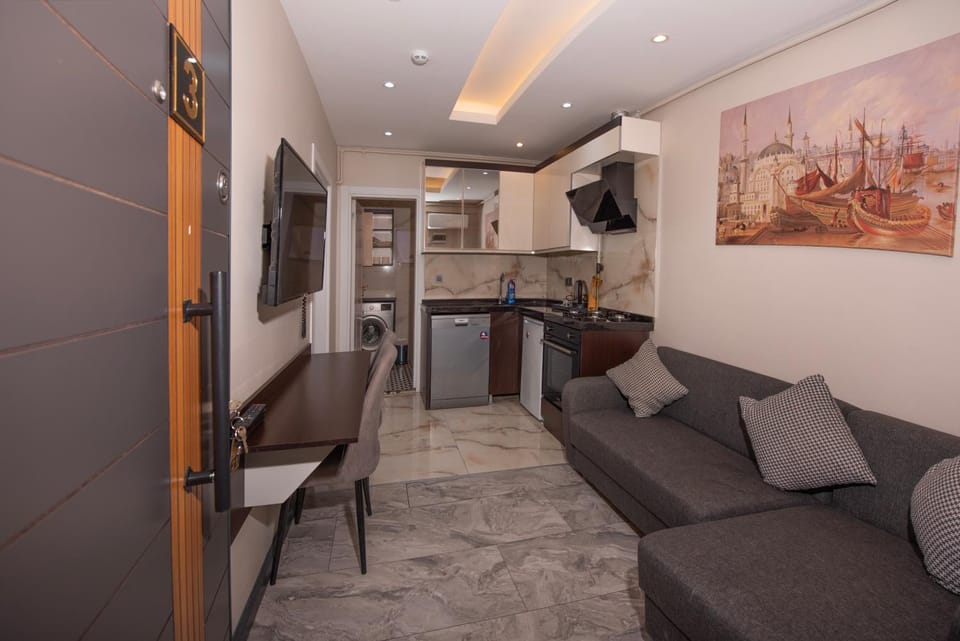 TV and multimedia, Kitchen or kitchenette, Living room, Seating area, minibar