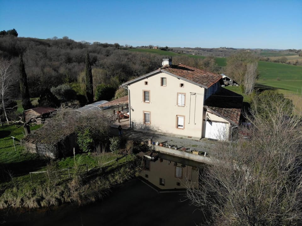 Gayrimont, la chambre des lavandes Bed and Breakfast in Occitanie