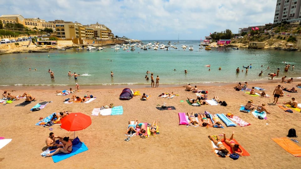 Prime Paceville Stay near St Georges Beach Apartment in Saint Julians