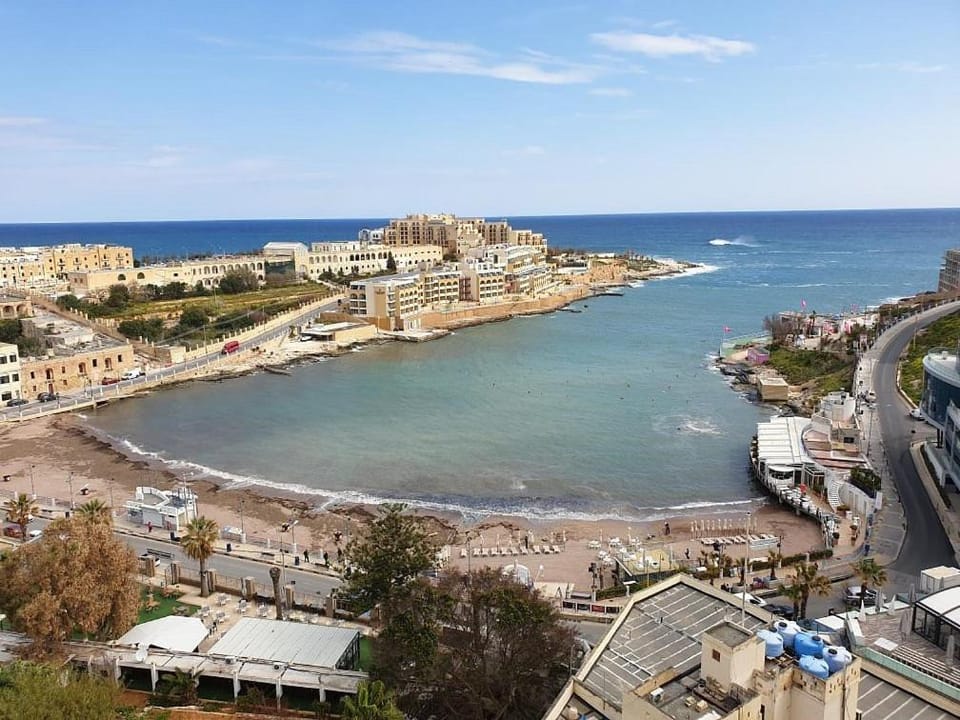 Prime Paceville Stay near St Georges Beach Apartment in Saint Julians