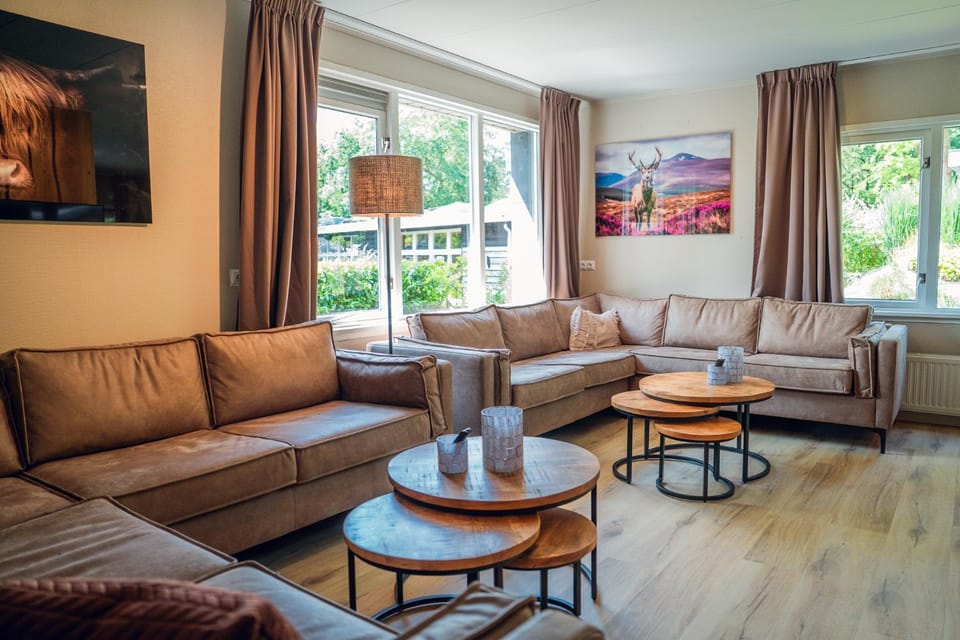 Group Villa Specht | Hottub & Private Cinema | 10 Pers. House in Hoenderloo