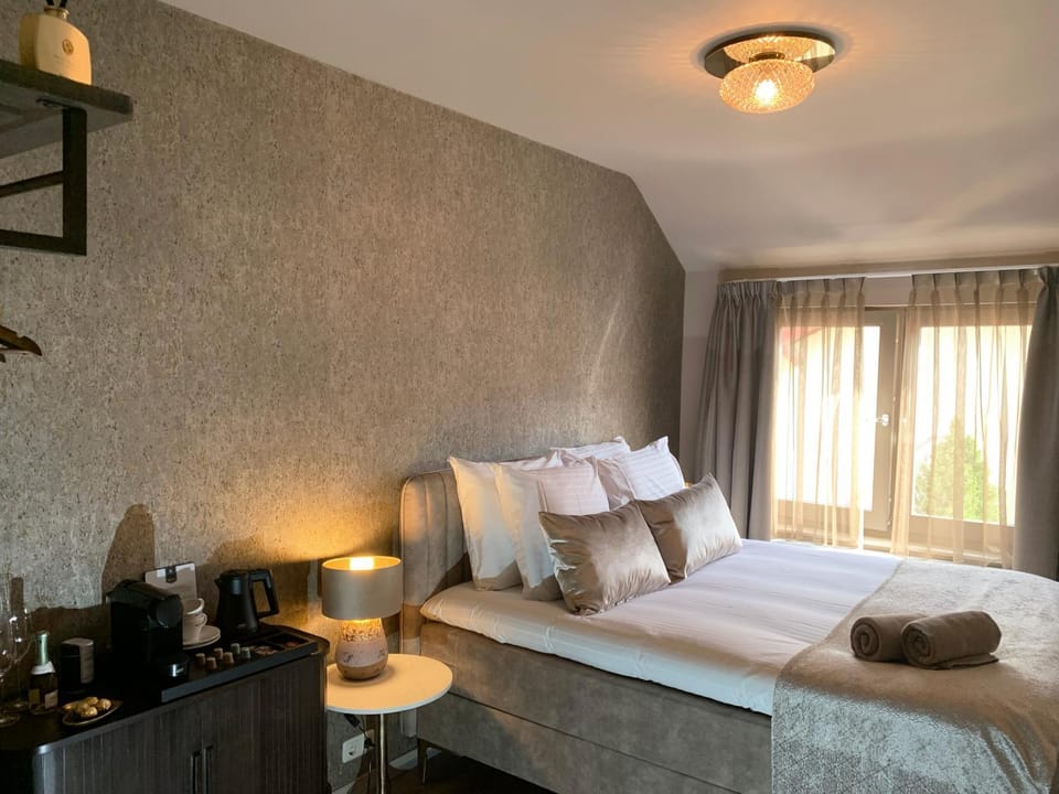 De La Frontière Bed & Borrelbistro Hotel in Limburg (province)