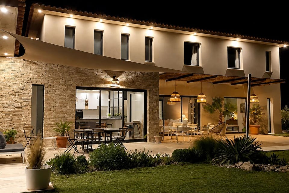 Contemporary villa with pool near Aix-en-Provence House in Aix-en-Provence