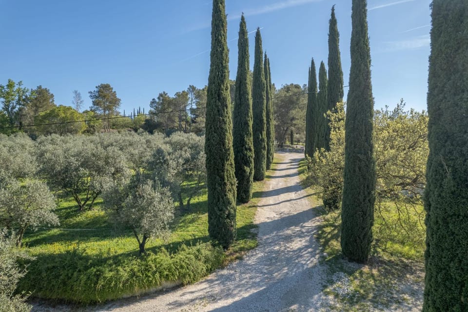 Villa Toscane Countryside Estate with Pool House in Pernes-les-Fontaines