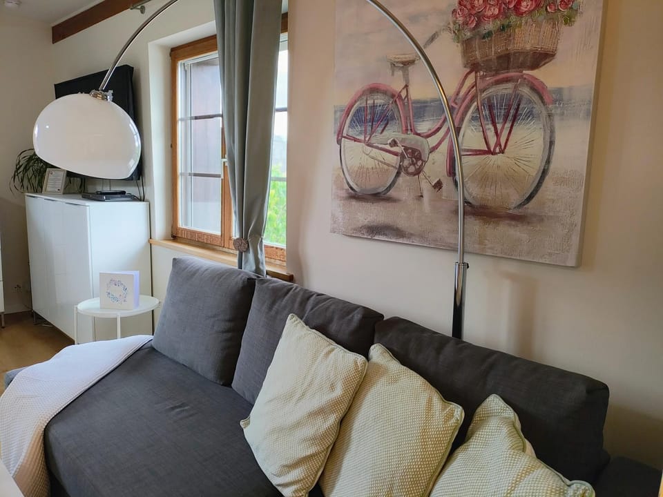 Blotzheim Hideaway, Cozy Studio Near Basel Apartment in Grand Est