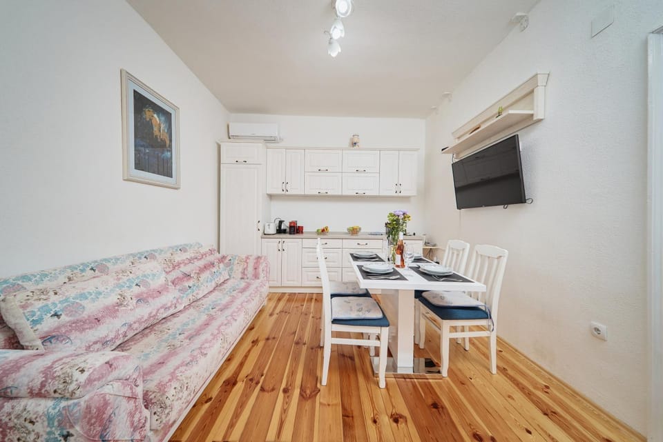 Aura Maris Apartment Apartment in Kotor Municipality