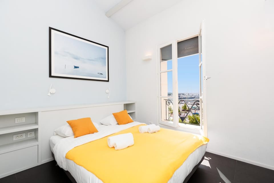 Golden Bay YourHostHelper Apartment in Cannes