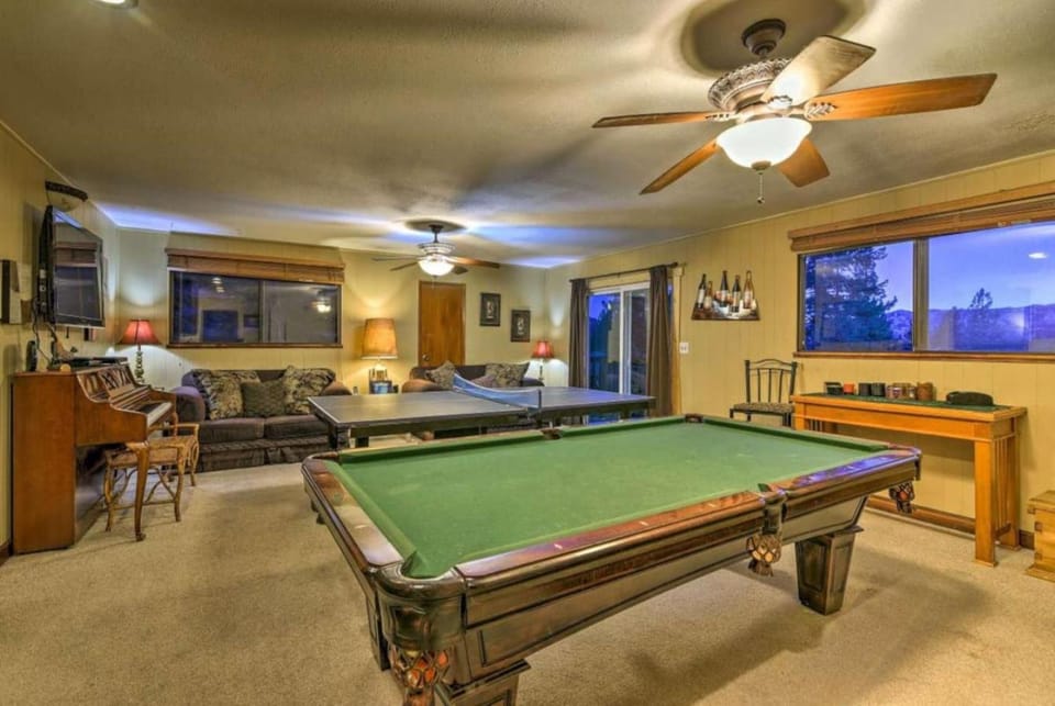 South Tahoe Grandma Family Home Hot Tub and Views House in South Lake Tahoe