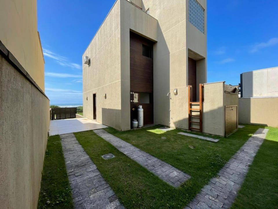 Casa de luxo com piscina a beira mar em torres House in State of Rio Grande do Sul