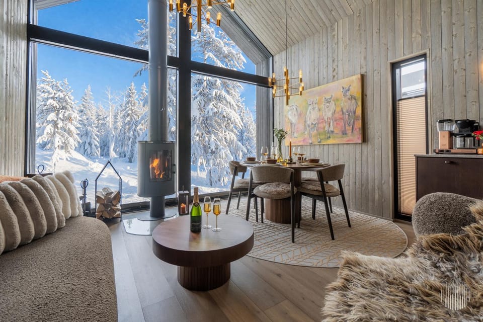 Living room, Dining area
