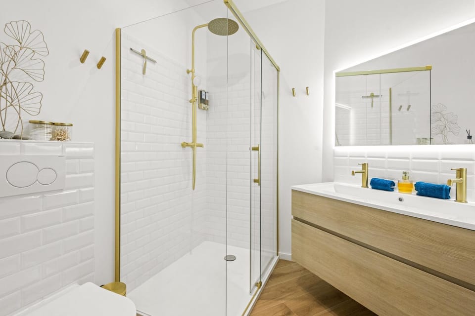 Shower, Bathroom