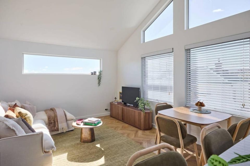 Little Frank - Walk to CBD, Parking, Wi-Fi, Modern House in Launceston