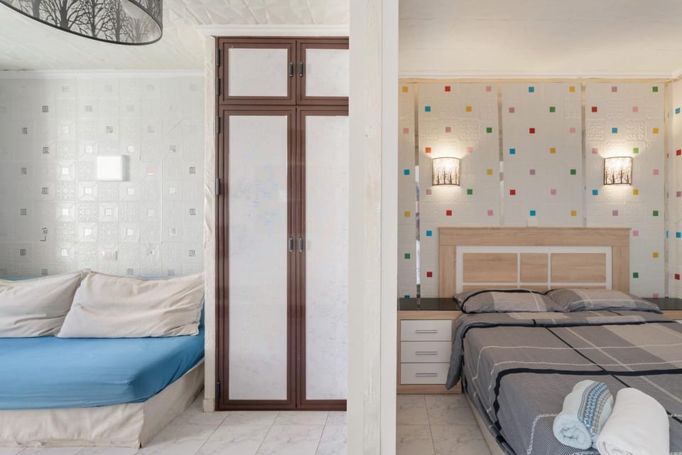 Living room, Bedroom
