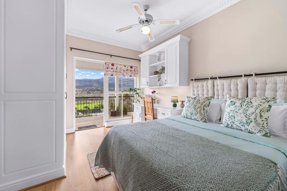 The Lookout | 3 bedroom home in Fish Hoek Apartment in Cape Town