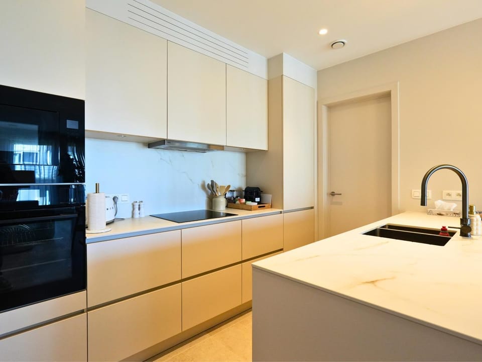 Coffee/tea facilities, Kitchen or kitchenette, dishwasher, stove