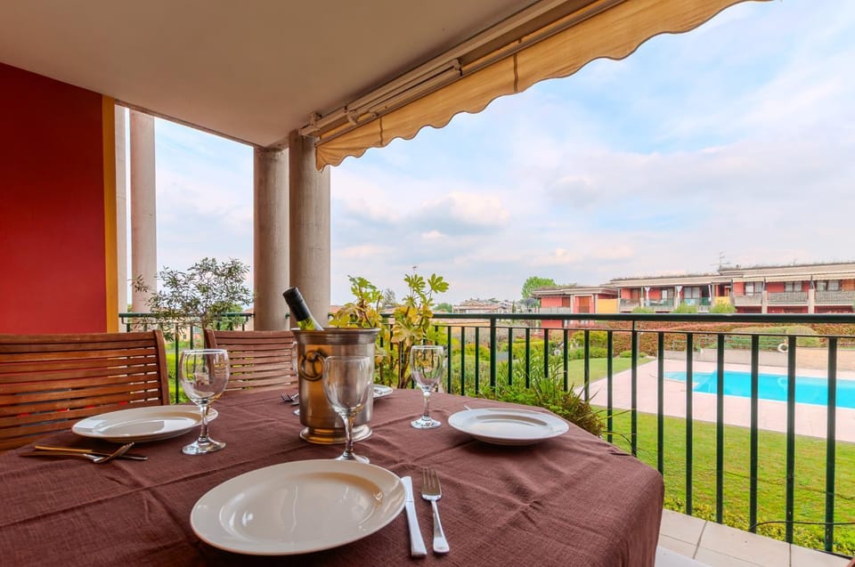 Balcony/Terrace, Swimming pool
