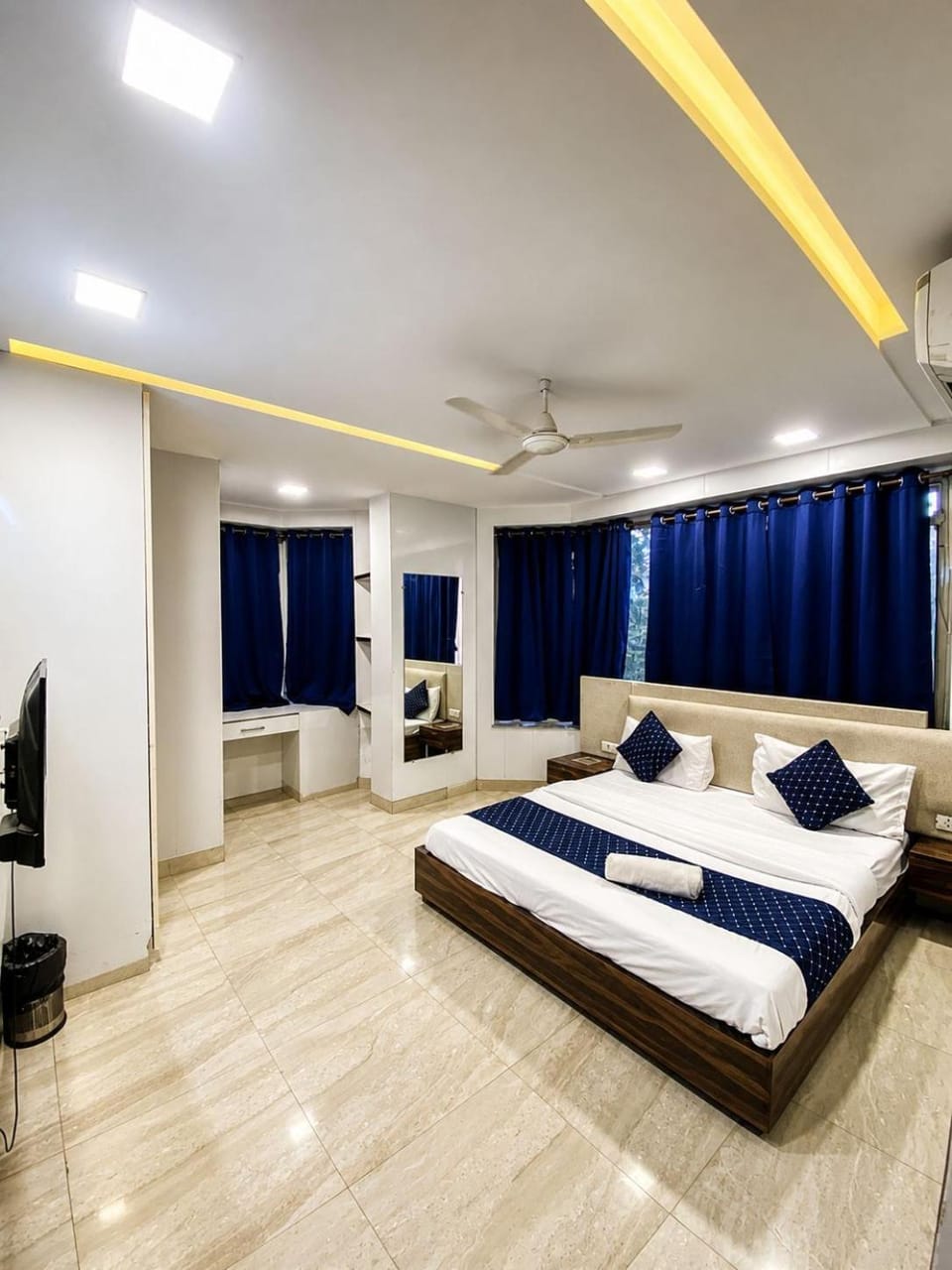Blessings Hotel & Banquet Hotel in Delhi