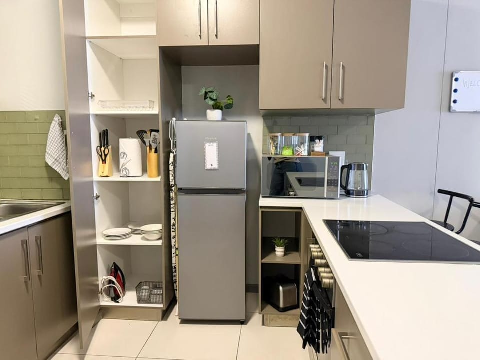 Emy KJG CBD Balcony Aircon 2 Bedroom Merensky Towers Apartment in Windhoek