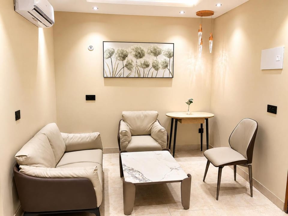 Private Luxurious & Cozy Studio by Aura Stays Apartment in Noida