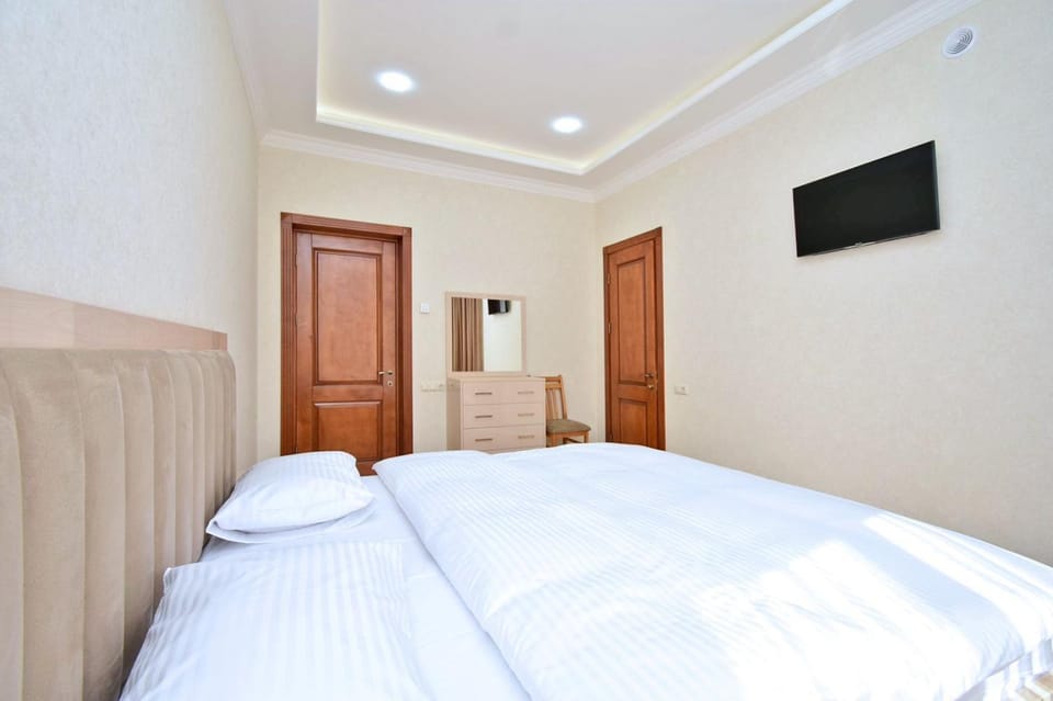 Elite & Grand Luxury Hotel Apartments in Central Yerevan, By Opera and Northern Avenue Apartment in Yerevan