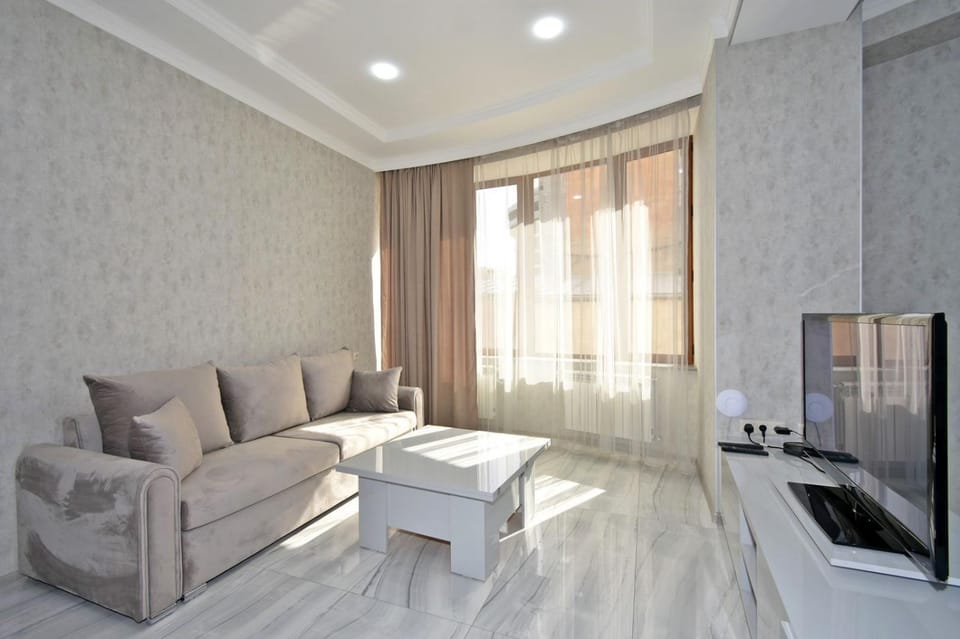 Elite & Grand Luxury Hotel Apartments in Central Yerevan, By Opera and Northern Avenue Apartment in Yerevan