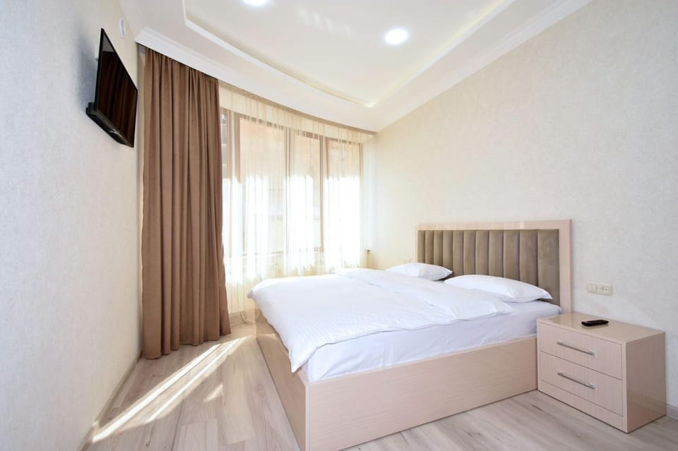 Elite & Grand Luxury Hotel Apartments in Central Yerevan, By Opera and Northern Avenue Apartment in Yerevan