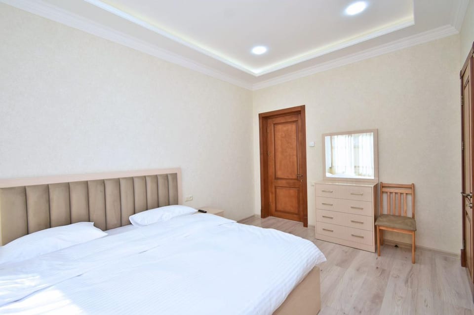 Elite & Grand Luxury Hotel Apartments in Central Yerevan, By Opera and Northern Avenue Apartment in Yerevan