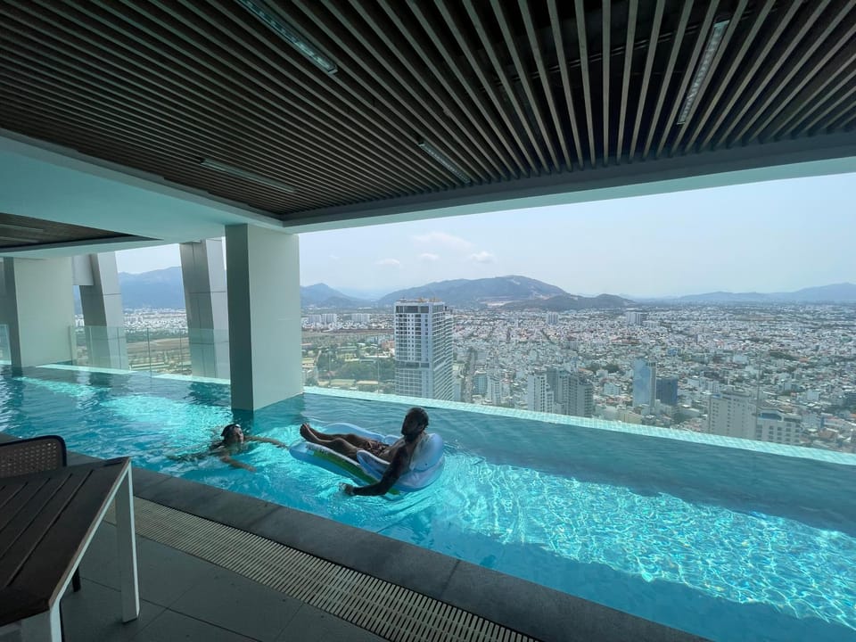 Swimming pool, sunbed
