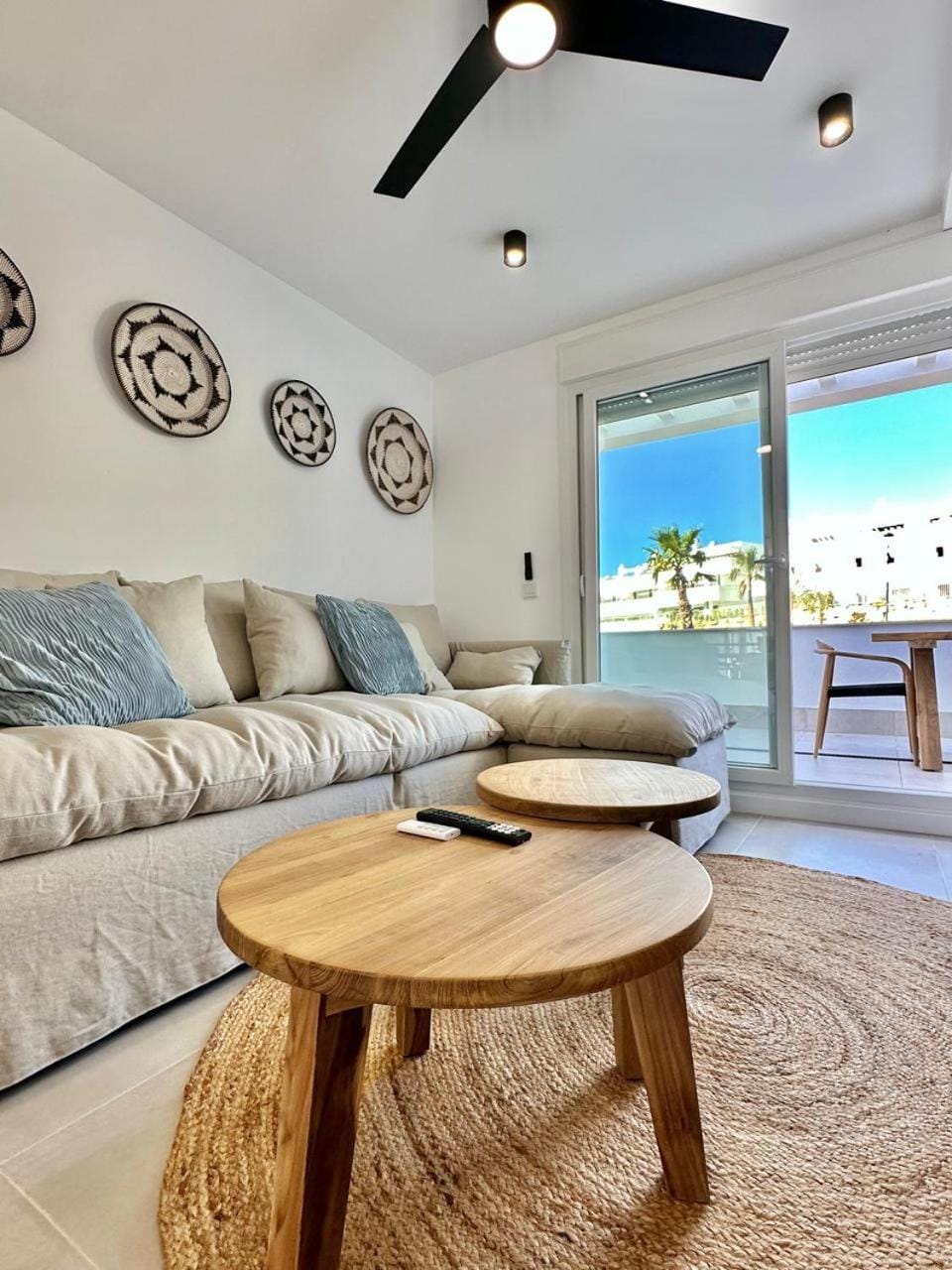 View (from property/room), Balcony/Terrace, Living room, Dining area