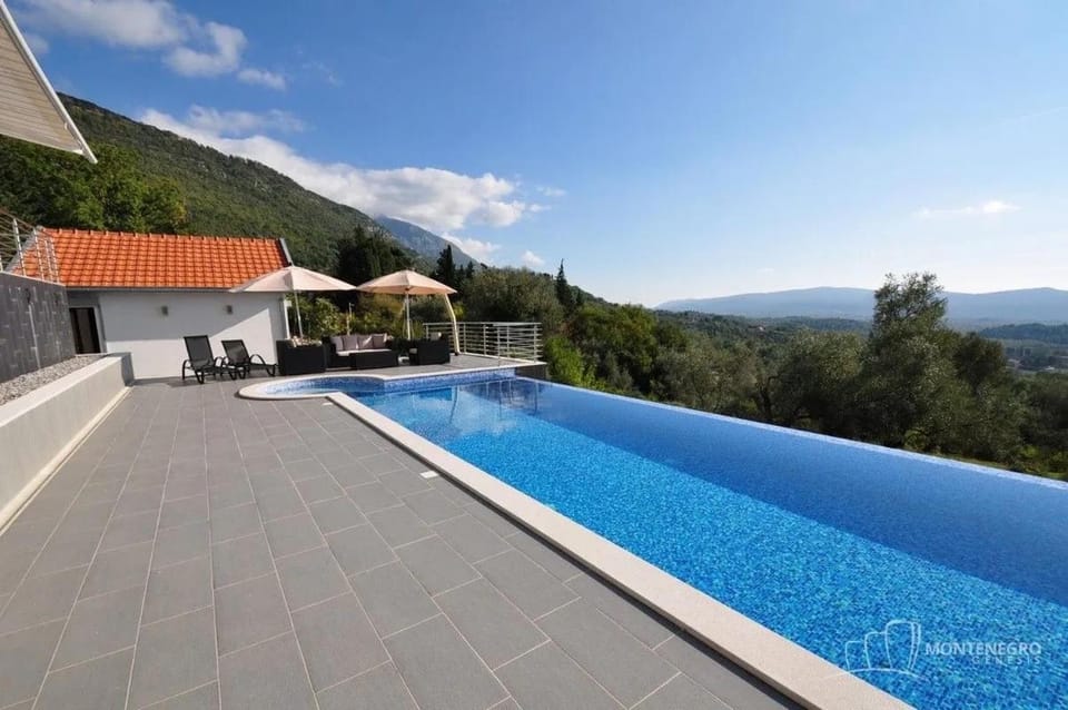 Property building, Natural landscape, Pool view, Swimming pool