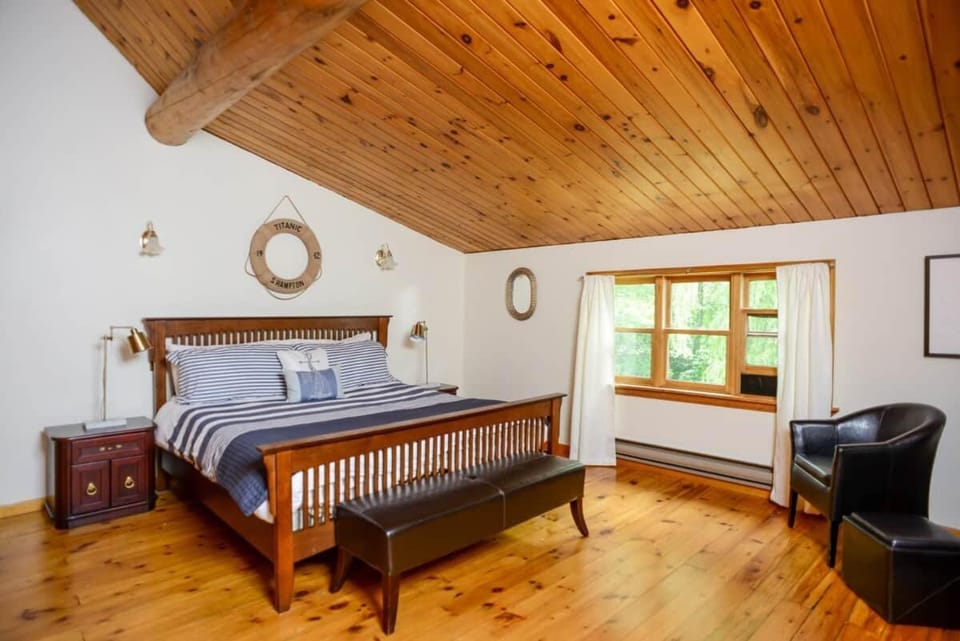 The Log House - Wellington - with Fast Wifi House in New York