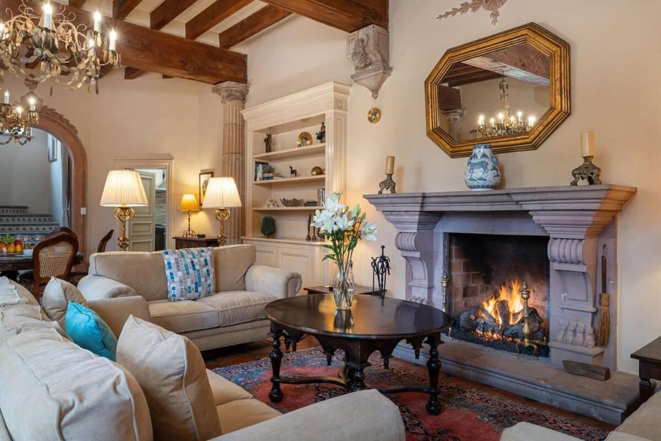 Living room, Seating area, fireplace