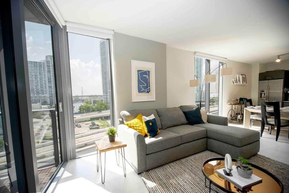 New Apt Miami Brickell 2 Br Den Apartment in Brickell