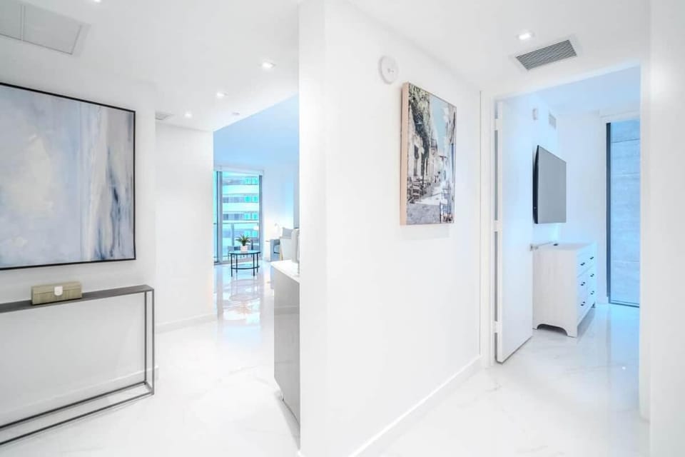 Stylish Brickell Condo | 2BD Chic & Central Apartment in Brickell