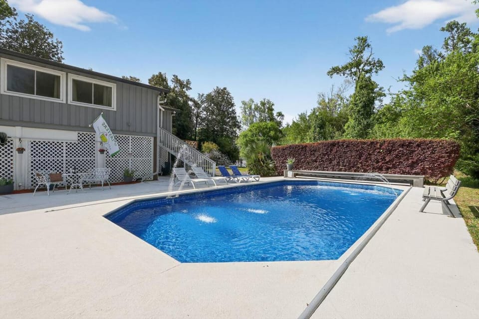 Luxury Riverfront Escape~Pool~BoatSlip~Kayaks~BBQ House in Augusta