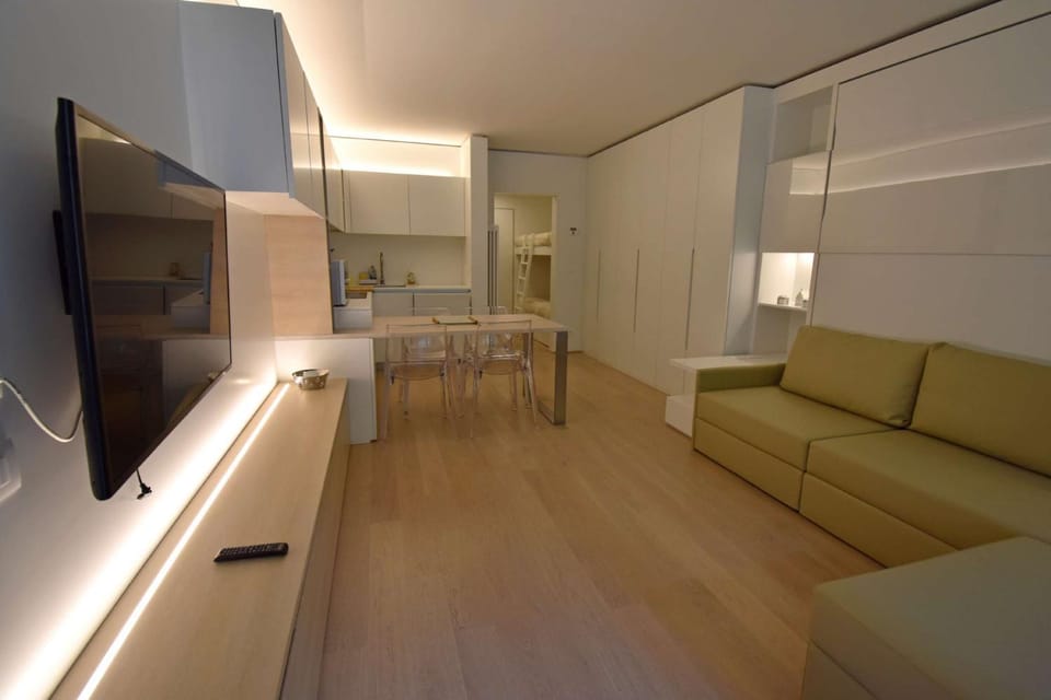 Communal lounge/ TV room, Living room