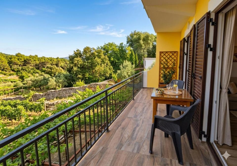 Отрада Bed and Breakfast in Ulcinj Municipality
