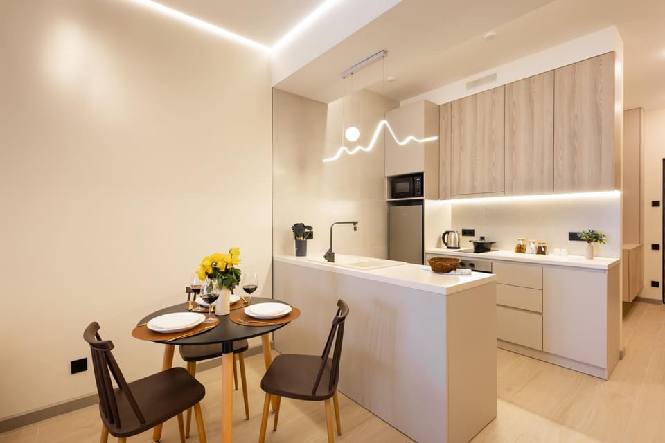 Dining area, kitchen