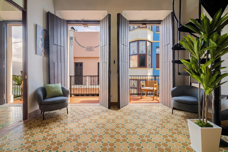 Patio, View (from property/room), Balcony/Terrace, Living room, Seating area