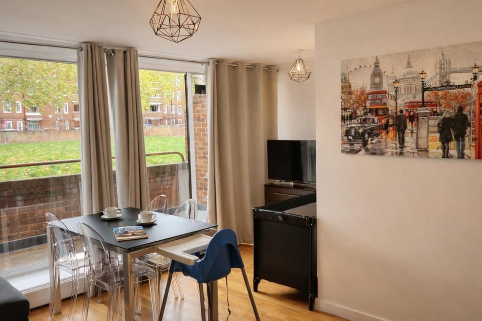 Entire Home near Kings Cross and Euston Apartment in London Borough of Islington