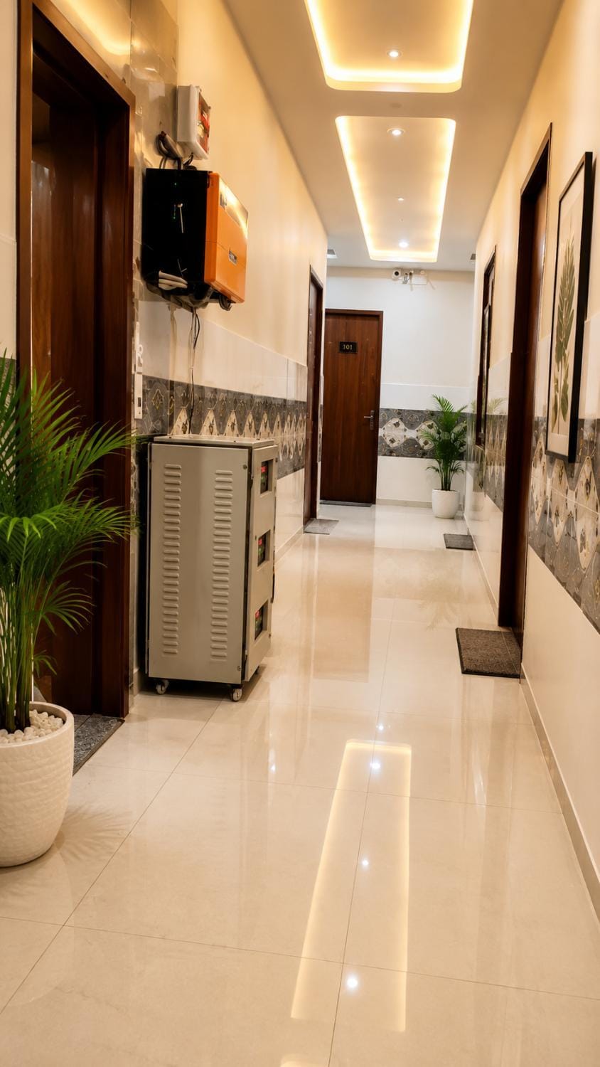 Hotel Blossom Rooms By RadhaDham Affordable Stay with Prime Location - #Garden #Parking #Fully AC #Modern Newly build Property Hotel in Uttar Pradesh